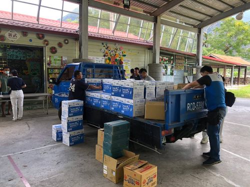 揪甘心!全聯慶祥助修宅 家樂福1天內挺進災區送物資