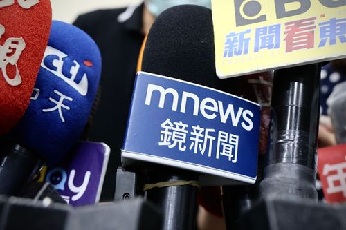 鏡電視真狂！竟藉總統府施壓　柯P嗆：NCC、蘇貞昌繼續鴕鳥不說明？