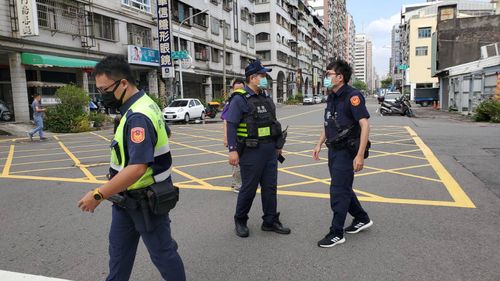獨家｜高雄女騎士拉車門被拖5米帶上車　恐怖真相曝光