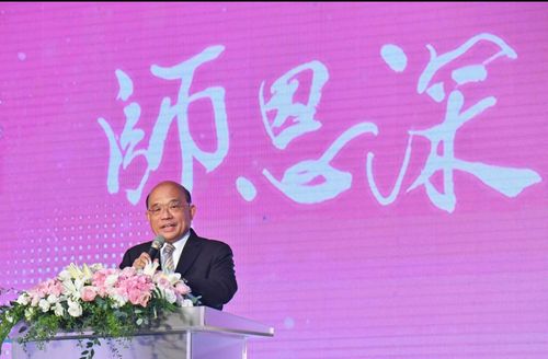 蘇貞昌表揚教師「感謝作育英才」 明年編3500億元重視教育