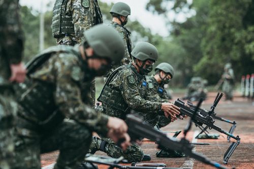 兵役延長年底前拍板?沈富雄「驚心動魄」 籲:全面廢除徵兵制度