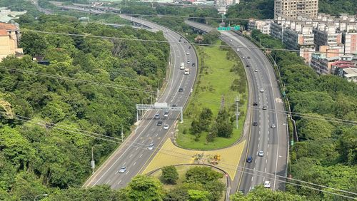中秋路況|國3南下三鶯段時速不到30 雙北閘道管制車多擁塞