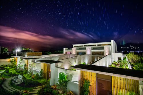 燒烤搭住宿、還能聽小溪入眠！全球訂房網激推5間「烤肉旅宿」