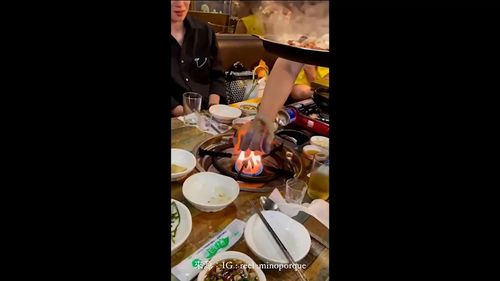 終極鐵砂掌竟然在韓國現身　阿里郎用著火的手直接點燃鍋物
