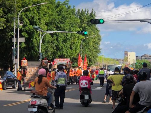 粉紅超跑魅力無法擋　白沙屯拱天宮媽祖明起一連3天繞境鳳山