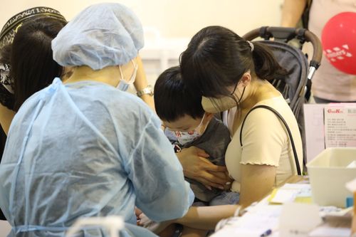 最新威脅BF.7！王必勝坦言：開國門也會傳來　「歐洲新一波疫情再起」