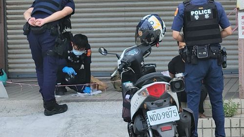 通緝犯遇警騎車落跑　女友半途被丟包竟做出「這件事」