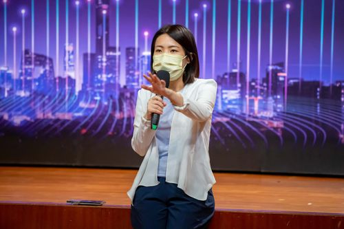 徐巧芯酸陳時中盜圖　迴力鏢來了！自己也被抓包盜圖秒刪文這樣回應