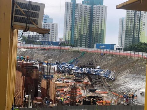 香港九龍高塔起重機突塌 貨櫃屋遭撞再壓人!3死6傷