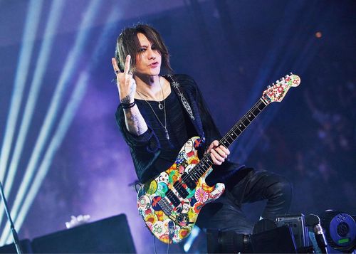 日本神團「X JAPAN」樂手SUGIZO明年2月降臨寶島 率70組樂團浮現祭搖滾