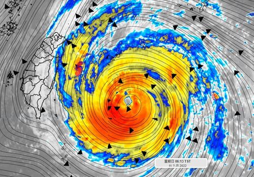 梅花颱風「小鋼炮」環流紮實!暴風圈範圍曝光 專家:不排除陸警