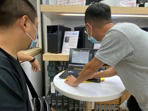 買筆電被收「開箱費」1千元 她怒揭3C賣場削客手法:做生意要有誠信!