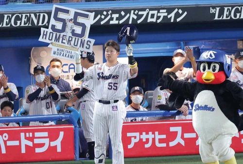 養樂多村上宗隆雙響砲　追平王貞治單季55轟神紀錄