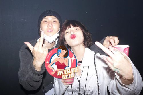 木瓜霞|泫雅喇舌未婚夫無極限 酸民不要羨慕又愛罵