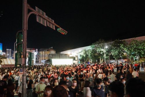 士林白晝之夜人潮嗨炸12小時「以為來到東京澀谷」　網看傻眼：10年來首見
