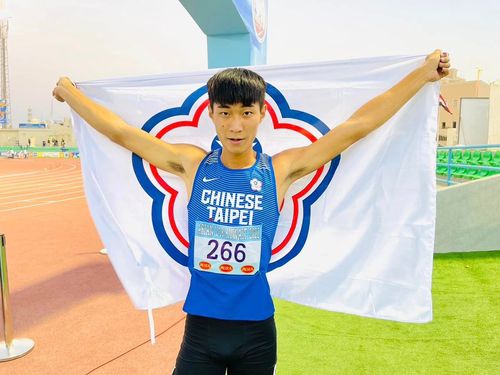 林硯楷400公尺跨欄摘金 台灣暫居U18亞青田徑賽獎牌榜第1名!