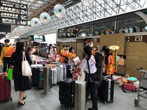 「橘色恶魔」不舍离台泪洒机场 「还要再来台湾!」