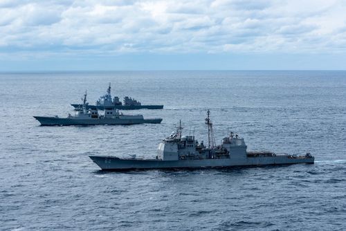 北韓挑釁不斷 美日韓航艦海上軍演秀武力