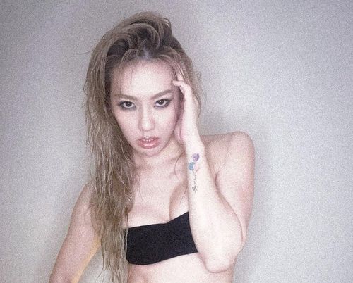 劉雨柔一塊黑布遮點　離婚後爆瘦4公斤放送碗公奶