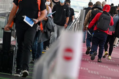 高端还没被承认!日本先宣布打中国疫苗入境免隔