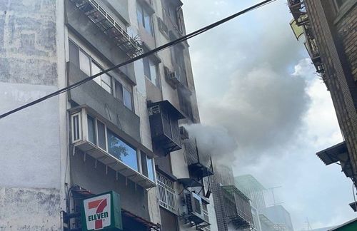 不慎弄倒電風扇引火警　屋主拿水杯滅火這下GG了