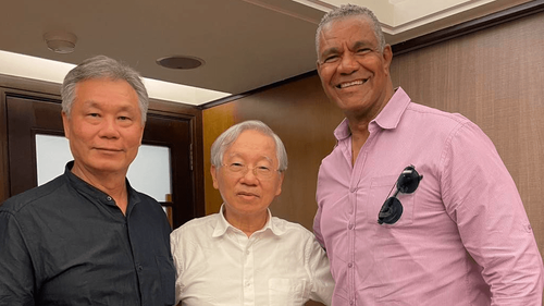 路易士念旧 相隔26年来台!放假第一件事找「洪老板」大啖台味美食