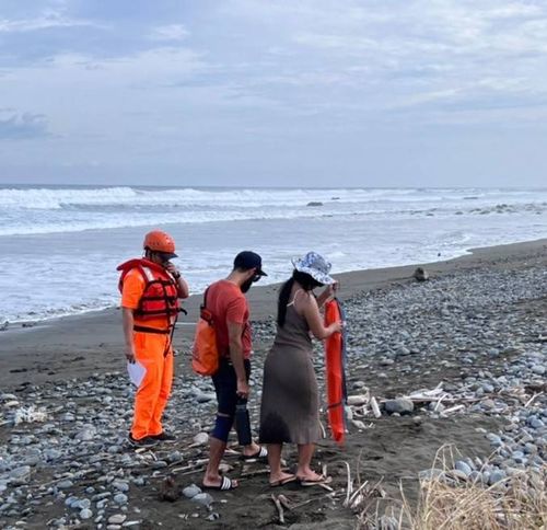 中颱「梅花」逐步逼近　防意外發生！台東海巡拉封鎖線勸離遊客