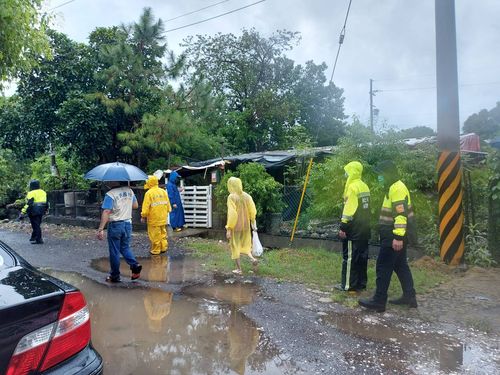 雨下不停！溪水暴漲恐釀災　三鶯南靖部落預防性撤離