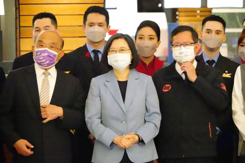 蘇貞昌今中鏢　總統府：蔡英文身體健康良好