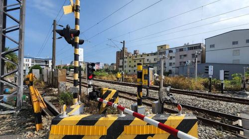 台鐵連假前出包！號誌故障亂交通　67列次、1.9萬人受影響