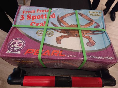 五星飯店「冷凍三點蟹」重金屬鎘超標4倍 衛生局令下架限改