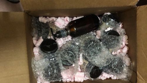 护肤油瓶装的竟是大麻膏 刑事局逮捕贩毒集团成员法办