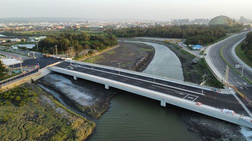 台中清水濱海橋月底通車 高美溼地增添新玩法