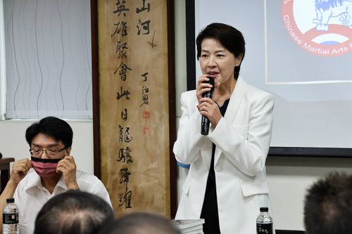 吳子嘉爆綠營先搶年輕選票 黃珊珊酸沒效!免治馬桶+盜圖吸得到票嗎?