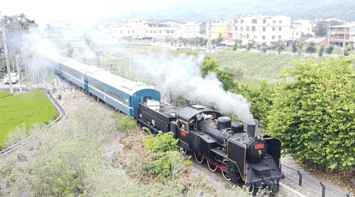 搭國寶級老火車跑水吃辦桌 跑水節蒸汽火車之旅明開賣