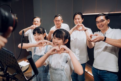 左左右右蛻變成國中美少女 合體吳姍儒獻聲迎教師節