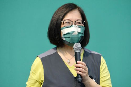 陳時中競辦罵蔣深蹲可笑！　意外洩底幫柯文哲「1280吃到飽」 按讚