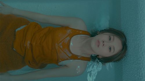 白安濕身泡冷水澡整自己　挖掘女性隱藏心聲