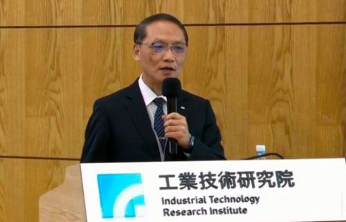 慈濟顏博文買疫苗後「回馬槍」? 教授開酸「因這件事」心痛才要翻老帳