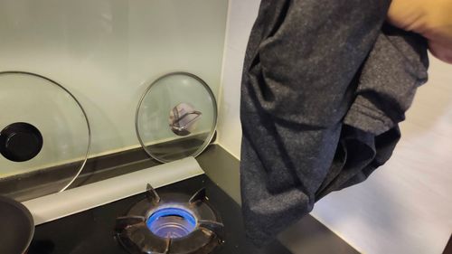 怨婦挽救婚姻「燒丈夫衣服」 辯為挽回他的心!法官信了