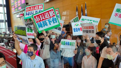 台中「房思琪」性侵案燒進議會 綠營喊「市長道歉」阻撓盧秀燕報告