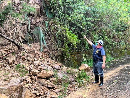 梅花颱風挾大雨!新竹尖石這路坍方不斷 鄉長憂影響蔬果運輸阻生計