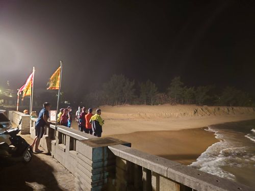 沙灘逐浪獨留衝浪板 一條斷繩揭衝浪客陳屍3公里外