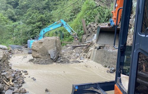 軒嵐諾漸遠！竹縣山區驚落2米大巨石　千戶停電晚間8點復電
