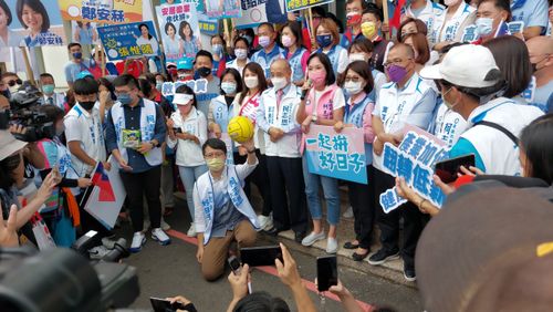 高雄選情|柯志恩登記參選市長 送陳其邁3樣禮物宣戰