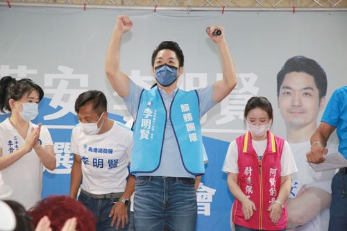 蔣萬安妙答柯P「沒存在感」說　酸陳時中只有「免治馬桶」政策