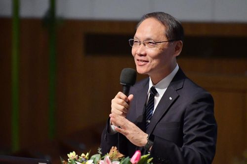 慈濟顏博文選在這時候不忍了! 鄉民推這3點可能性 反被噓:又在陰謀論