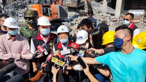 花蓮縣長徐榛蔚勘災「玉里塌樓今必完拆」 親曝這件事讓她不開心
