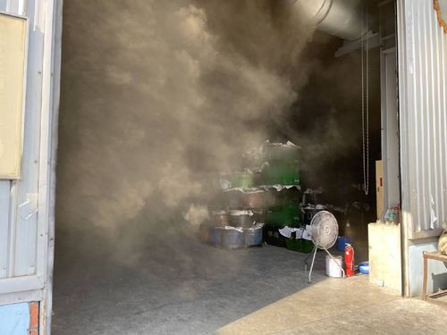 高雄工廠機台燃燒 恐怖濃煙竄出