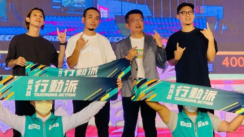 台中選戰|蔡其昌高唱「繼續向前行」當競選歌曲 盧秀燕強打建設牌備戰